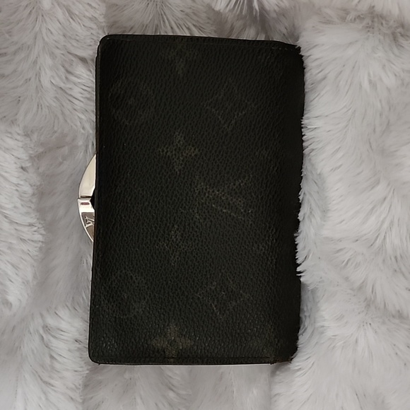 Louis Vuitton Monogram French Wallet - Picture 2 of 8